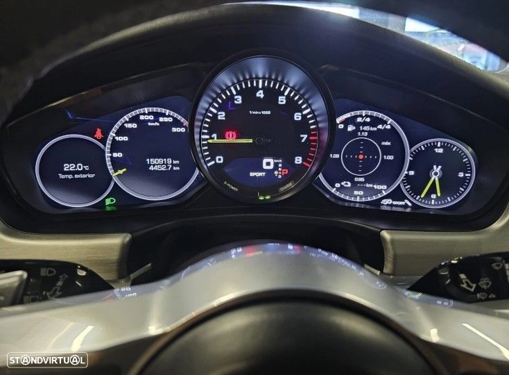 Porsche Panamera 4 E-Hybrid - 15