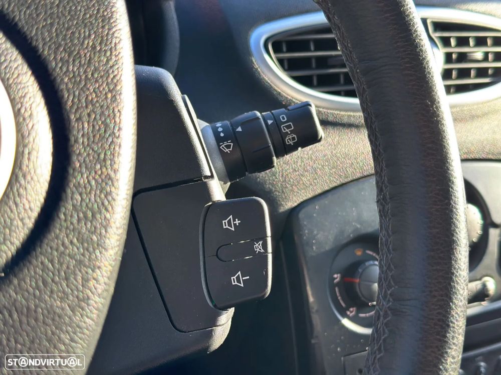 Renault Clio 1.2 16V Confort - 18