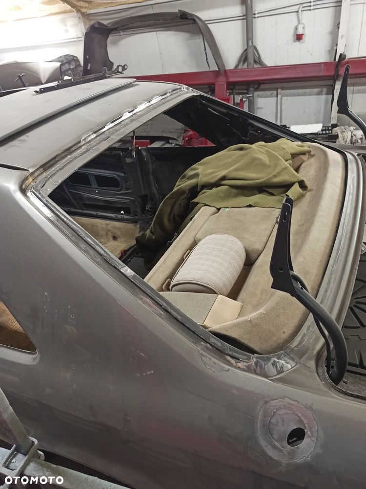 Mercedes-Benz W124 (1984-1993) - 30