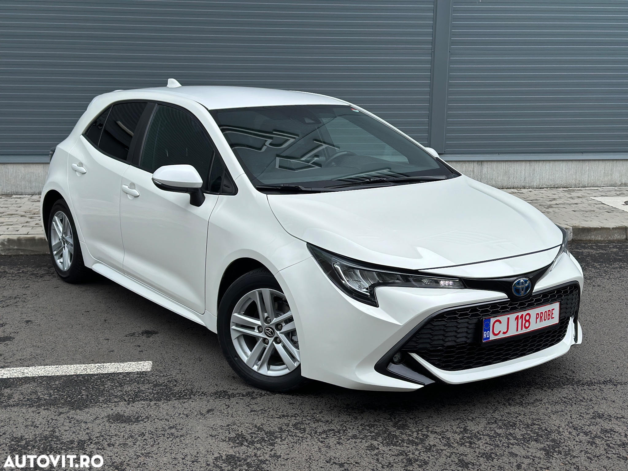 Toyota Corolla Sedan 1.8 HSD Dynamic - 18