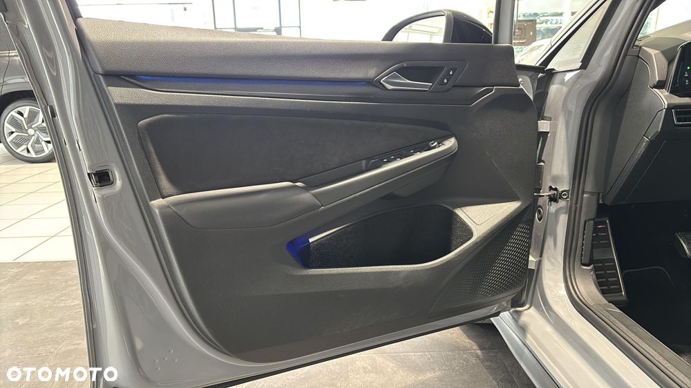 Volkswagen Golf - 11