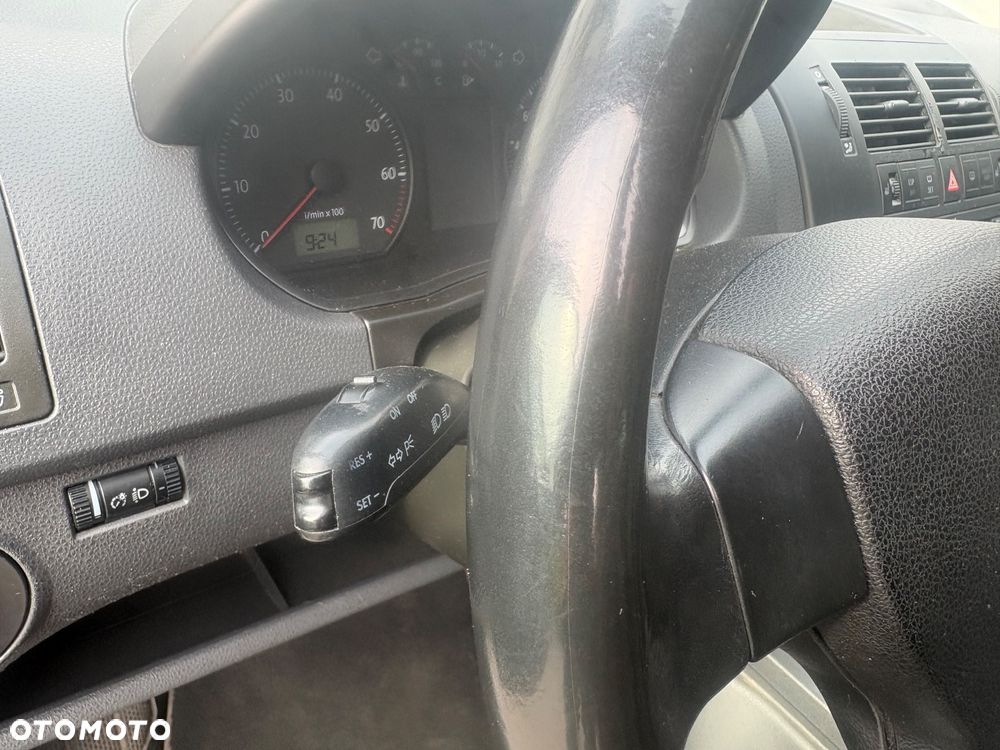 Volkswagen Polo 1.6 Sportline - 11