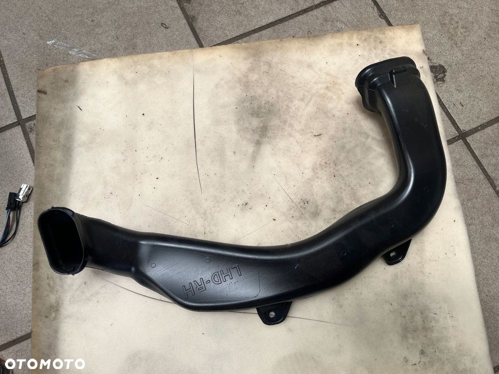 rezonator dolot przewód powietrza prawa volvo v60 13-18 30791692 - 2