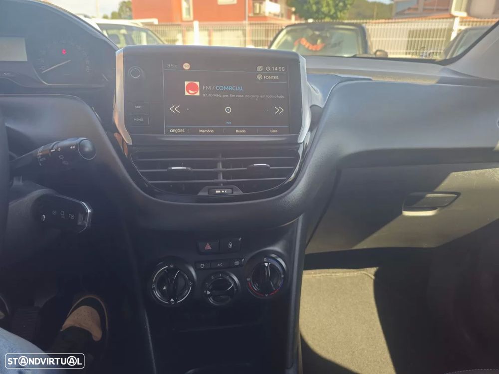 Peugeot 208 1.5 BlueHDi Signature - 9