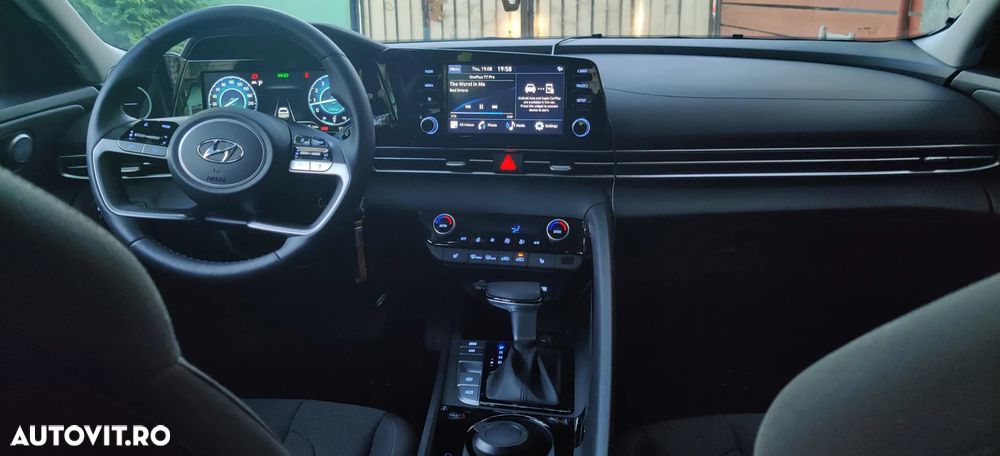 Hyundai Elantra 1.6 l 123 CP CVT Highway - 19