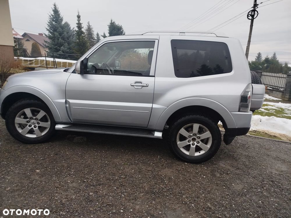 Mitsubishi Pajero - 3