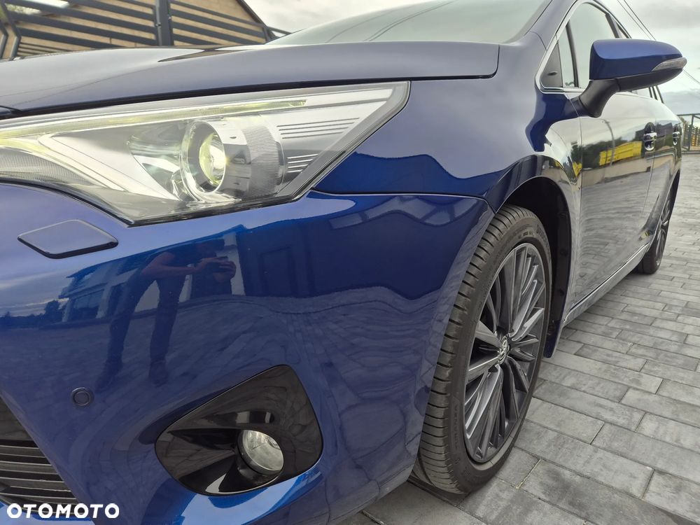 Toyota Avensis 1.8 Premium - 10