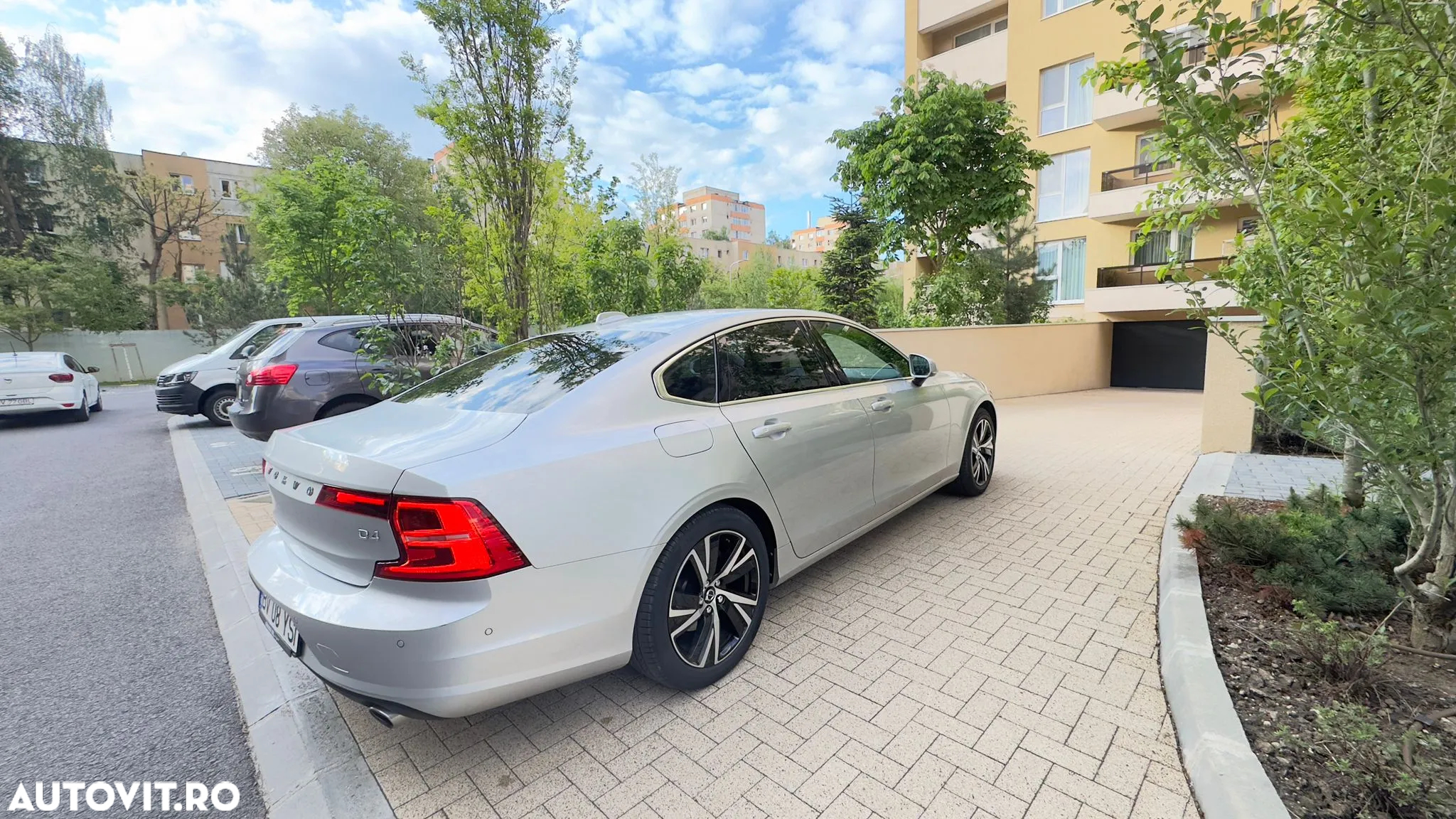 Volvo S90 D4 Momentum - 10