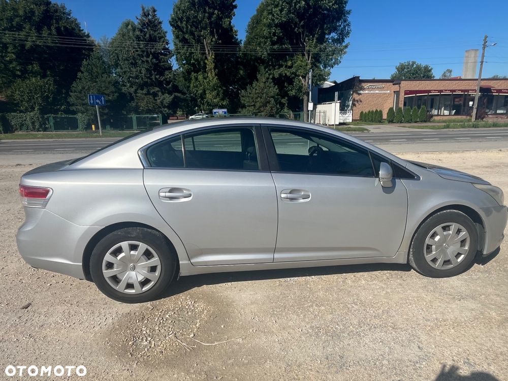 Toyota Avensis 1.8 Luna EU5 - 2