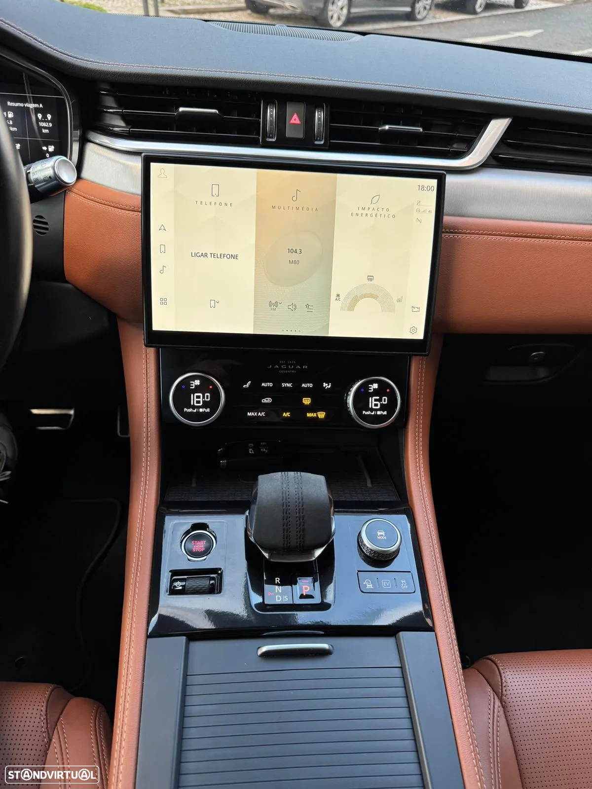 Jaguar F-Pace 2.0 P400e AWD R-Dynamic HSE - 27