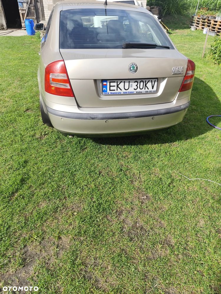Skoda Octavia 1.6 Ambiente - 11