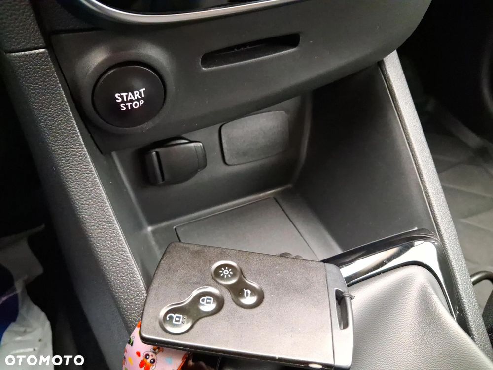 Renault Clio 1.2 16V Life - 23