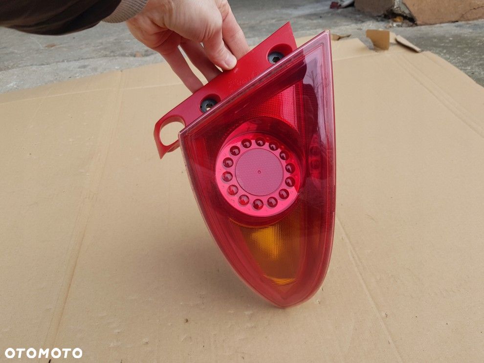 SEAT LEON II 05- LEWA TYLNA LAMPA ORYGINAŁ 1P0945111D STAN BDB - 9