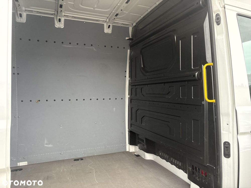 Volkswagen Crafter - 28