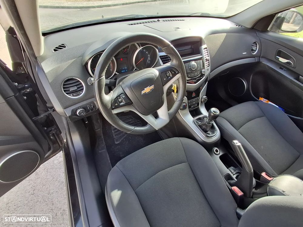 Chevrolet Cruze 1.6 LT - 9