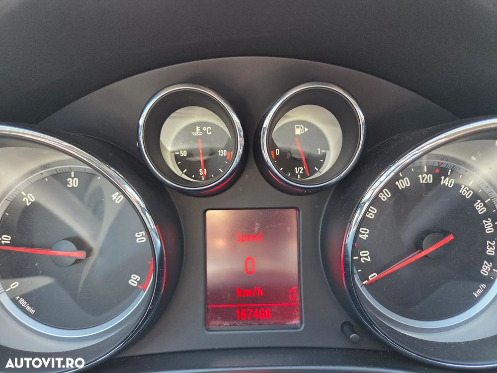 Opel Insignia - 10