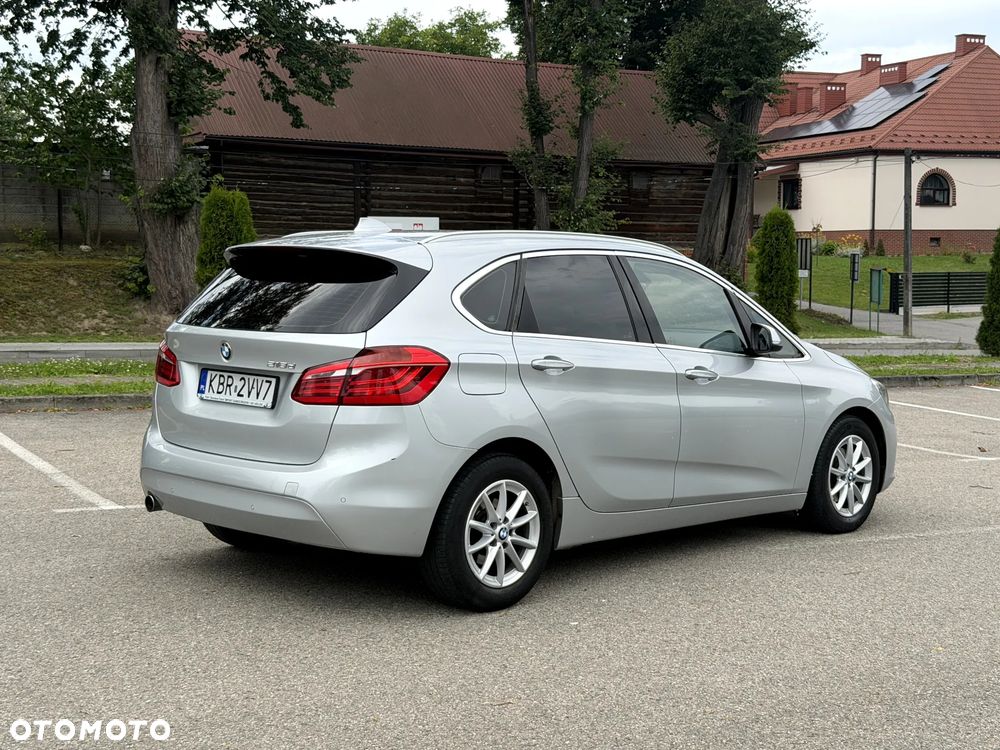 BMW Seria 2 218d - 23