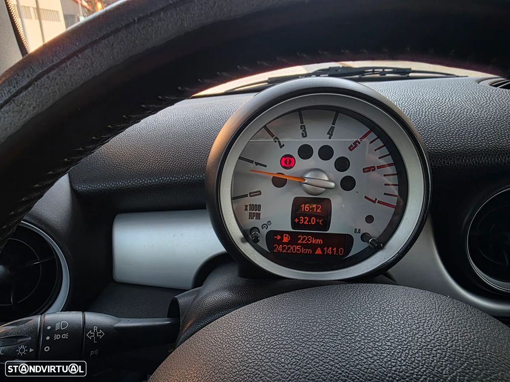 MINI 3 Portas Cooper D - 13