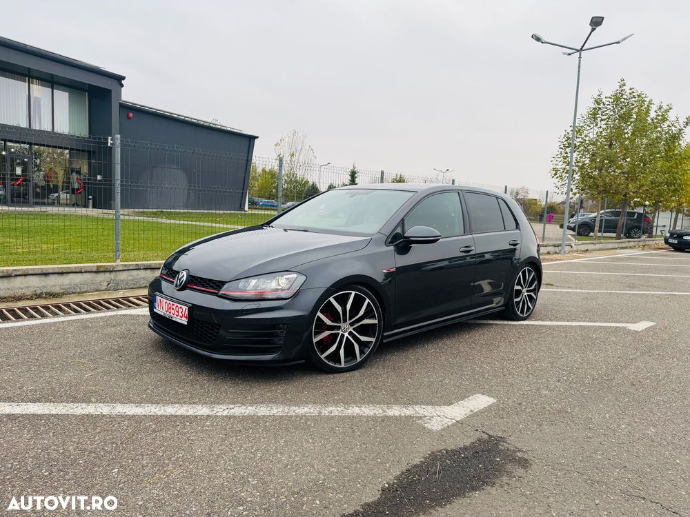 Volkswagen Golf 2.0 TSI BMT DSG GTI - 1