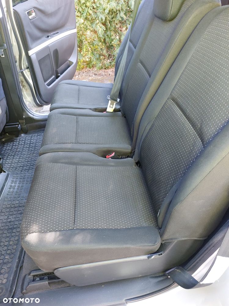 Toyota Corolla Verso 1.8 Sol - 16