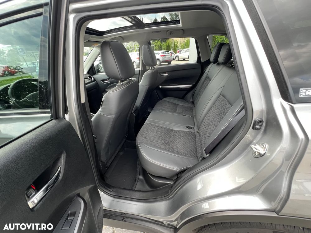 Suzuki Vitara 1.4 Boosterjet AllGrip MHEV Luxus - 12