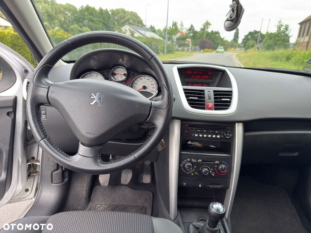 Peugeot 207 - 13