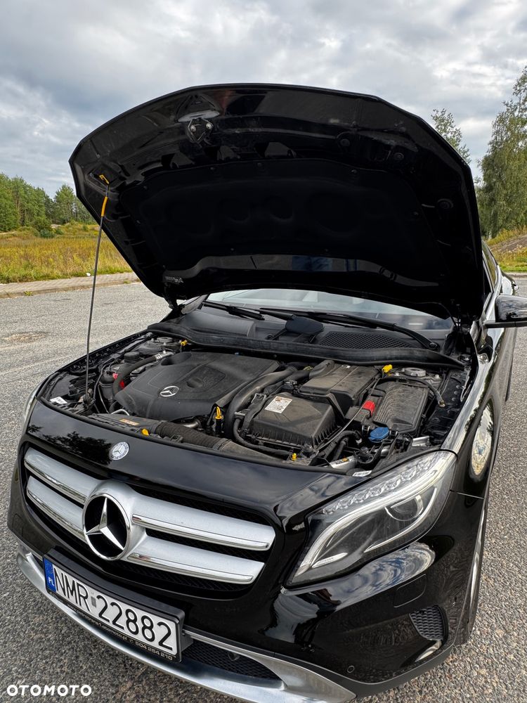Mercedes-Benz GLA 200 d 7G-DCT - 11