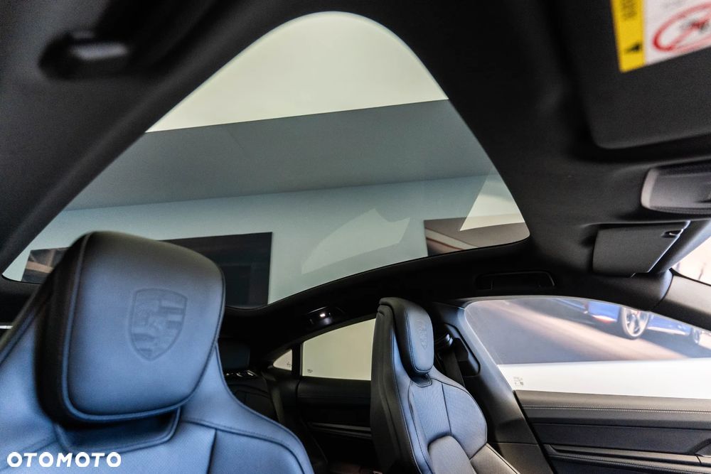 Porsche Taycan 105kWh 4S Black Edition - 29