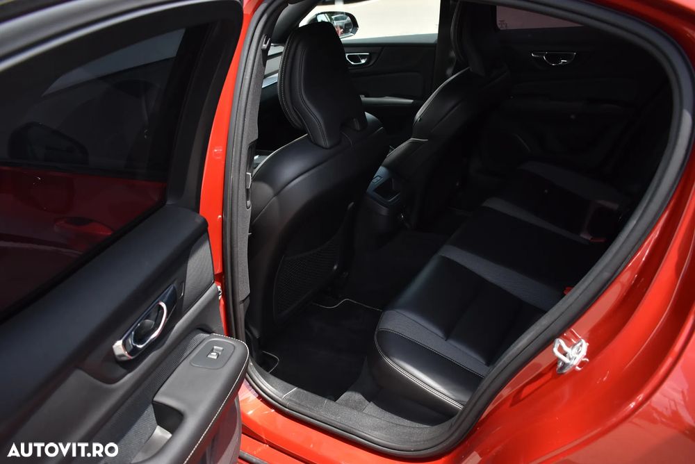 Volvo S60 T5 AWD R-Design - 27