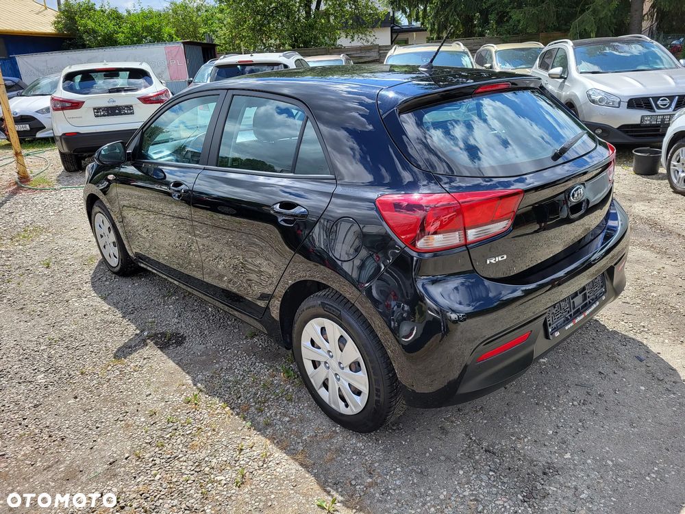 Kia Rio - 8