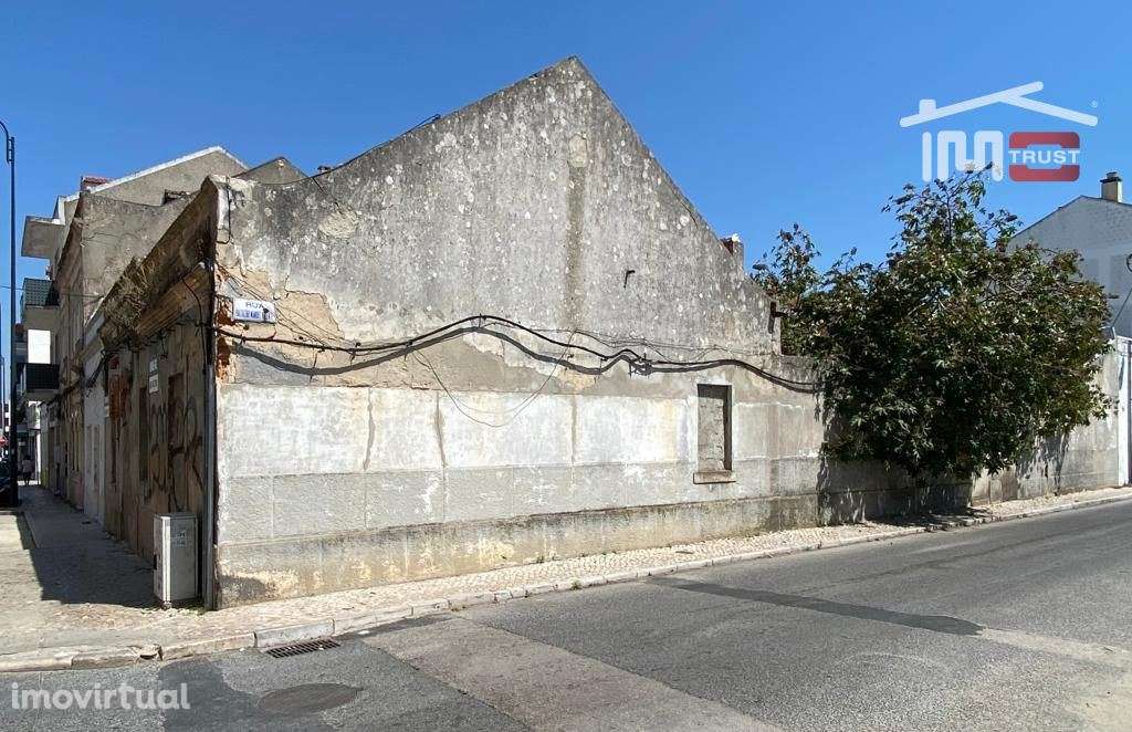 2 Moradias para Reconstrução c/ 220m2 de Terreno - Centro do Montijo - Grande imagem: 4/7