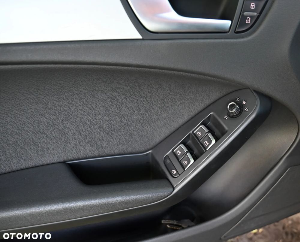 Audi A4 Avant 2.0 TDI ultra - 32