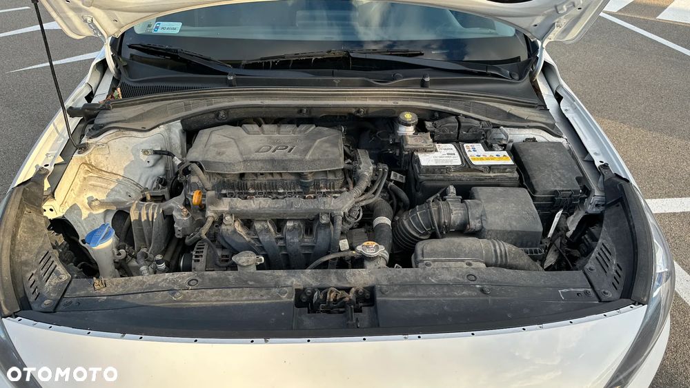 Hyundai i30 1.5 DPI Classic + - 15