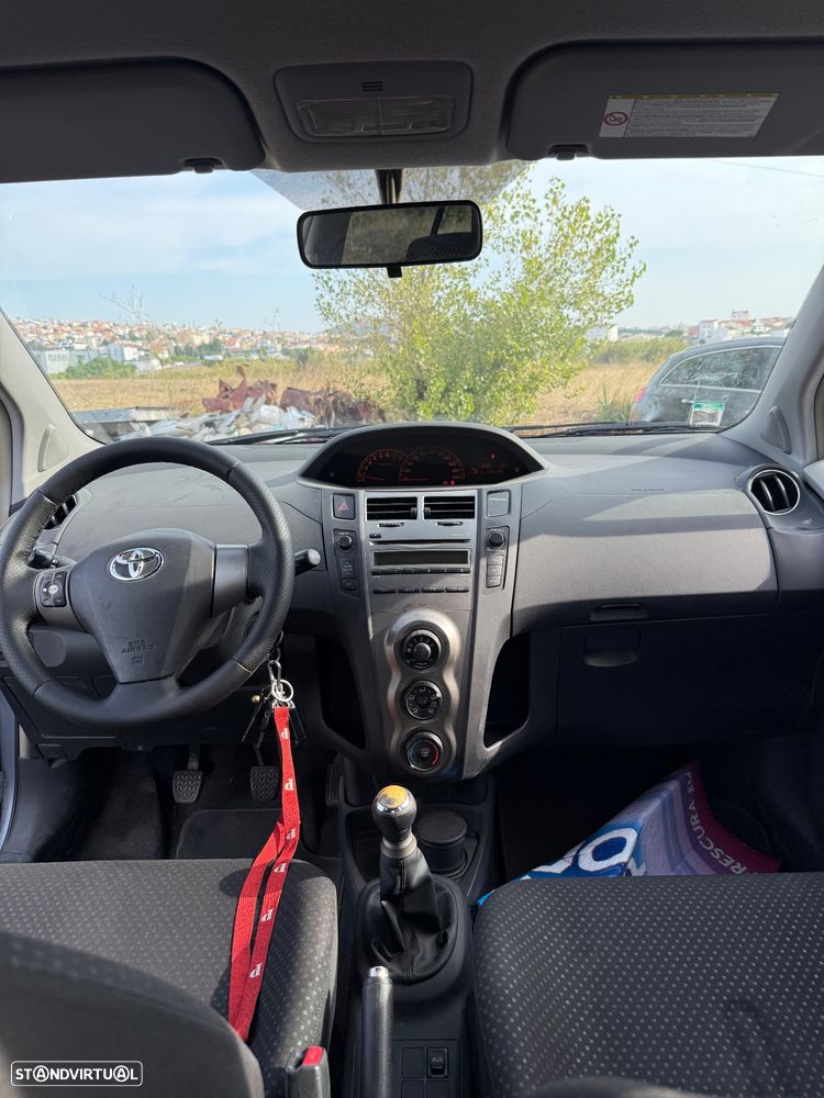 Toyota Yaris 1.0 VVT-i Sol High Pack VSC+TRC - 8