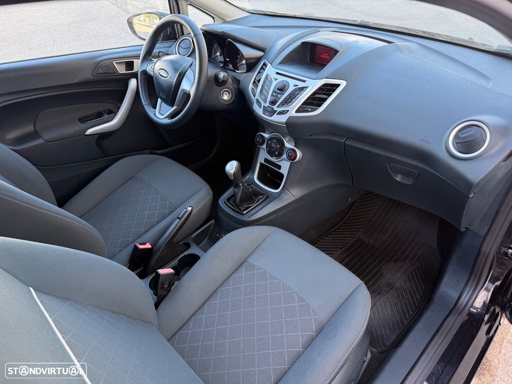Ford Fiesta 1.25 Techno - 19