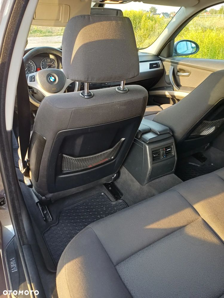 BMW Seria 3 320i - 4