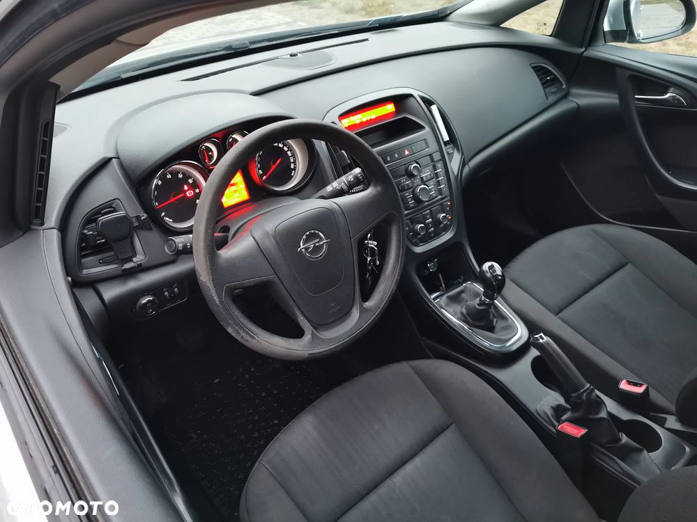 Opel Astra 1.6 Enjoy - 10