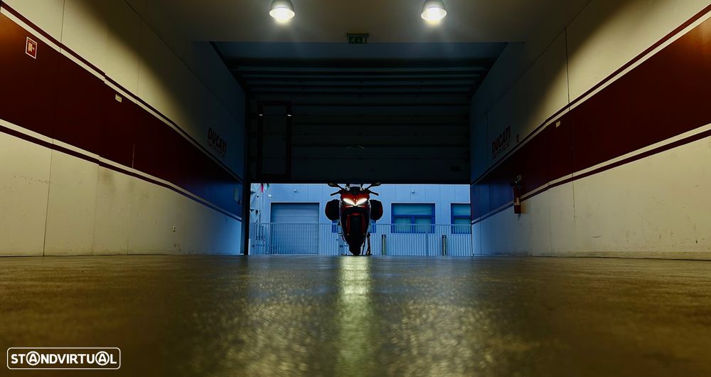 Ducati Supersport 950 S Red - 16