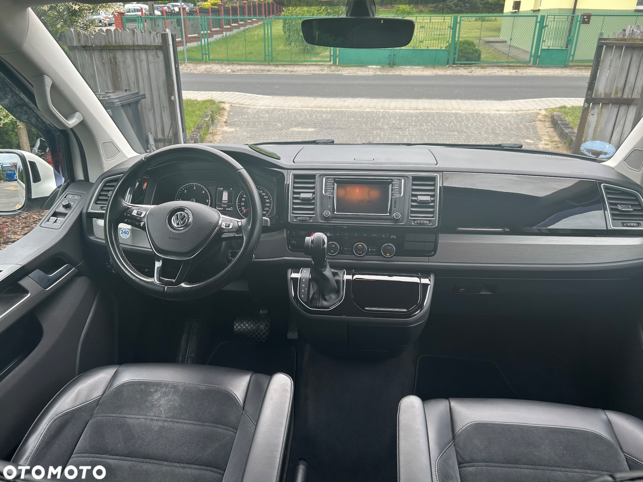 Volkswagen Multivan - 21