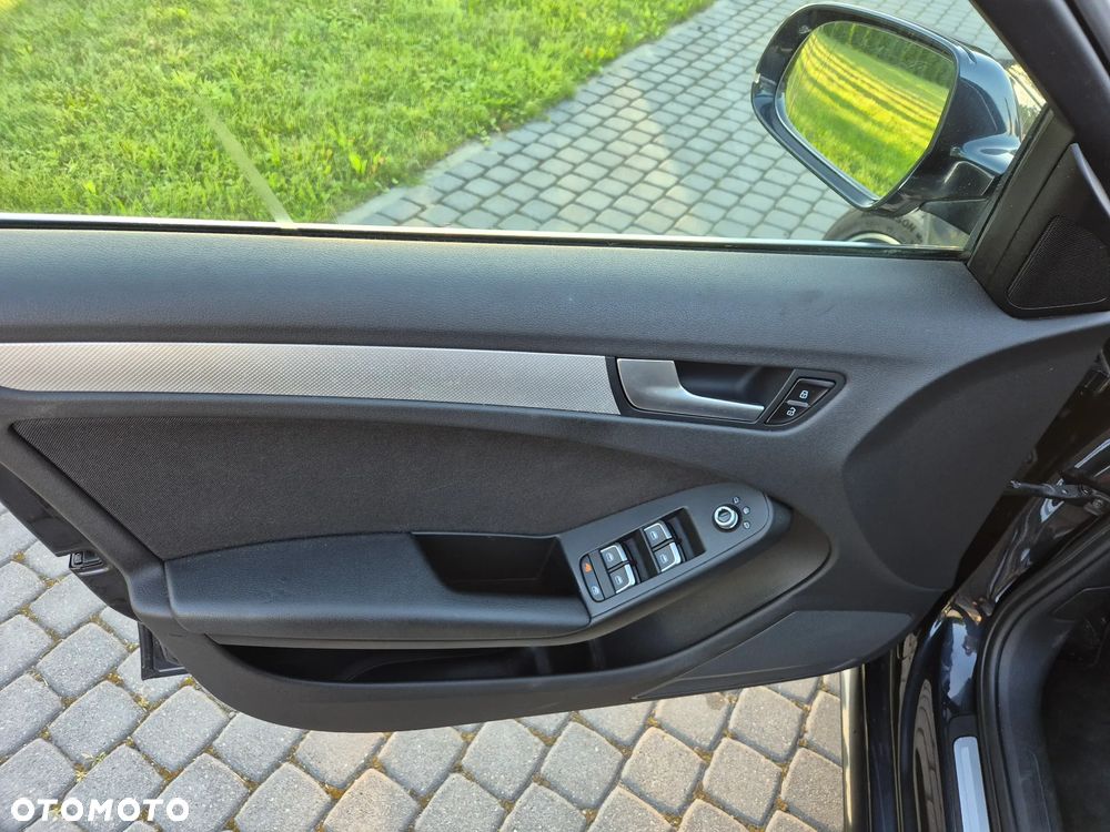 Audi A4 Avant - 32