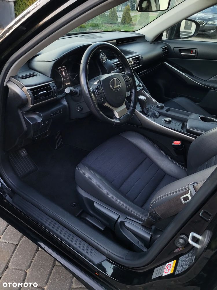 Lexus IS 200t / 300 Black - 16