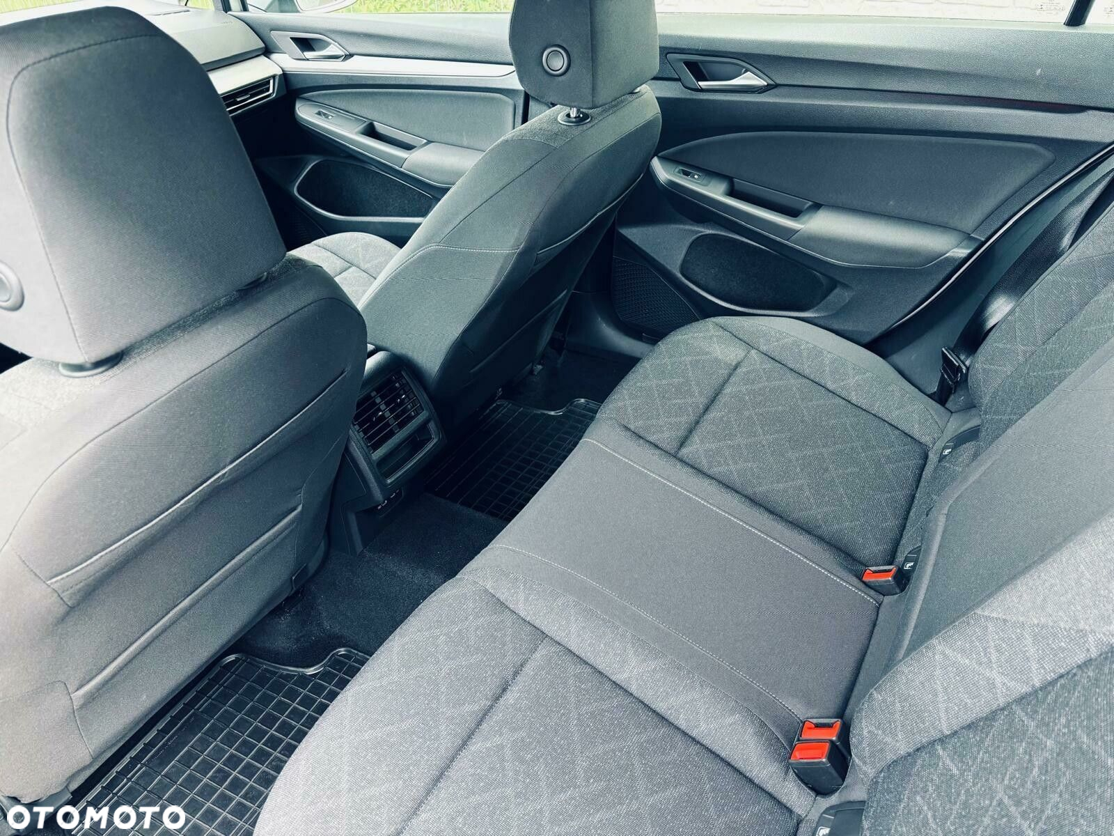 Volkswagen Golf VIII 1.5 TSI EVO Life - 13