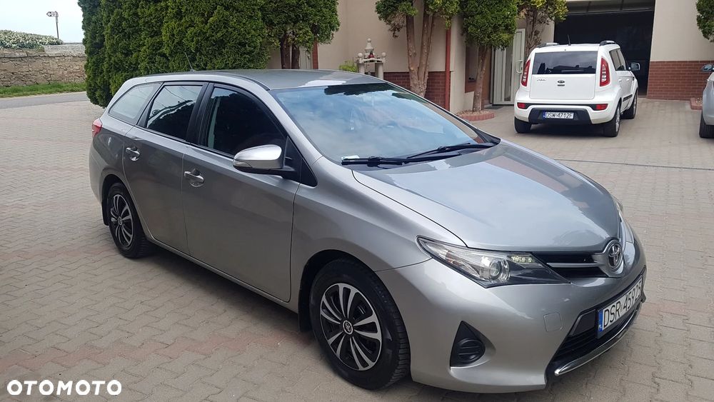 Toyota Auris - 2