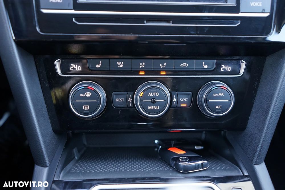 Volkswagen Passat 2.0 TDI DSG Highline - 24