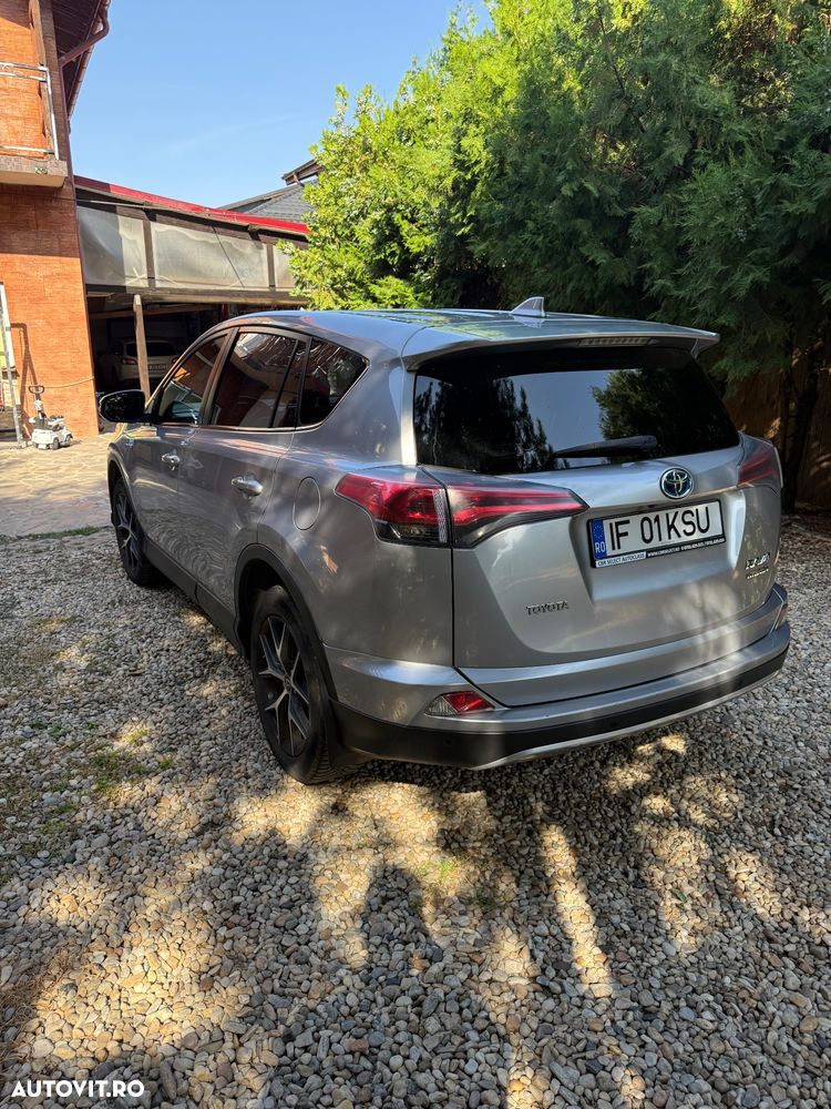 Toyota RAV4 - 4