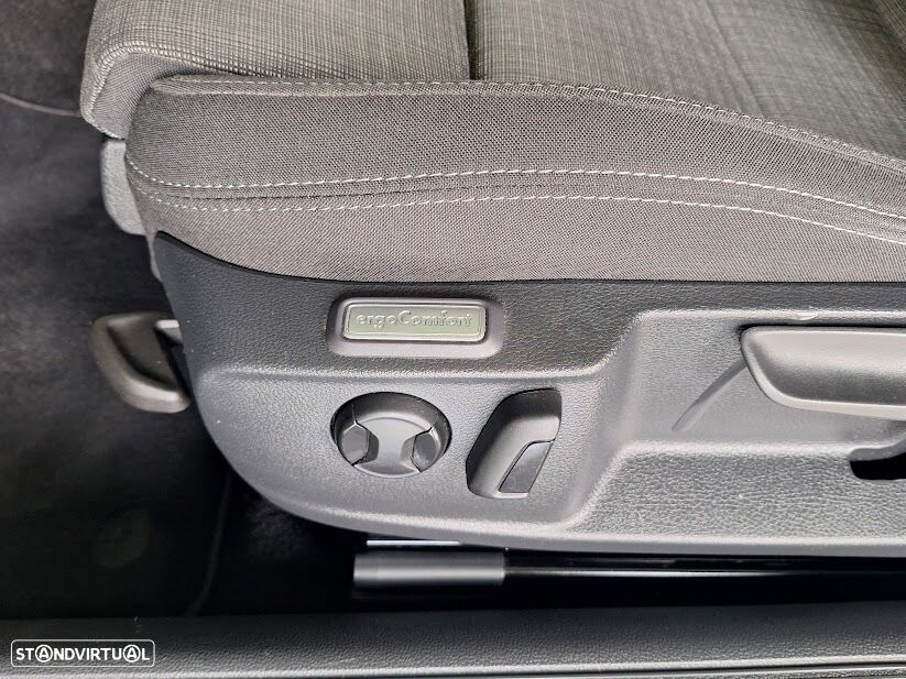 VW Passat Variant 2.0 TDi Business DSG - 8