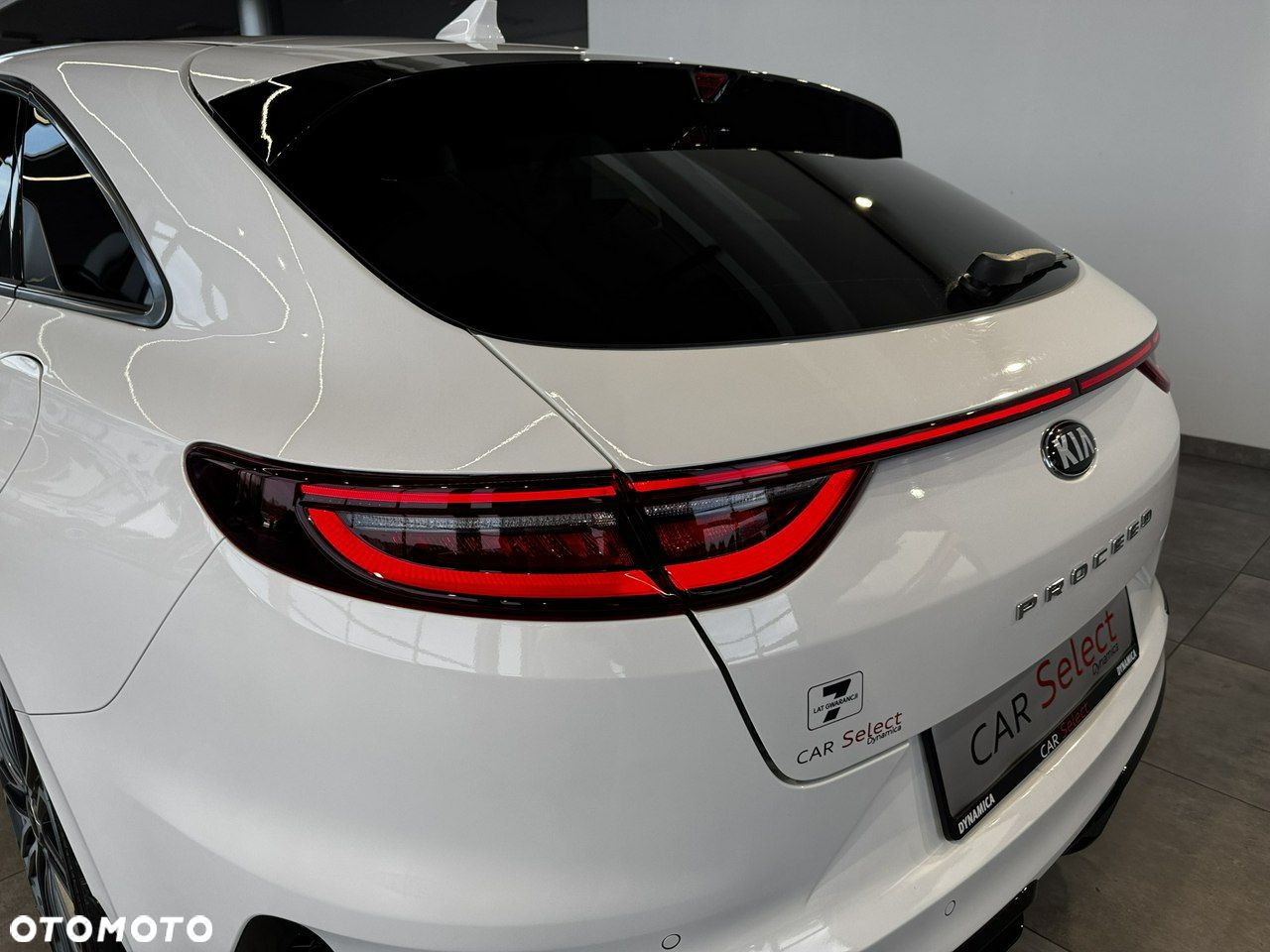 Kia ProCeed - 12