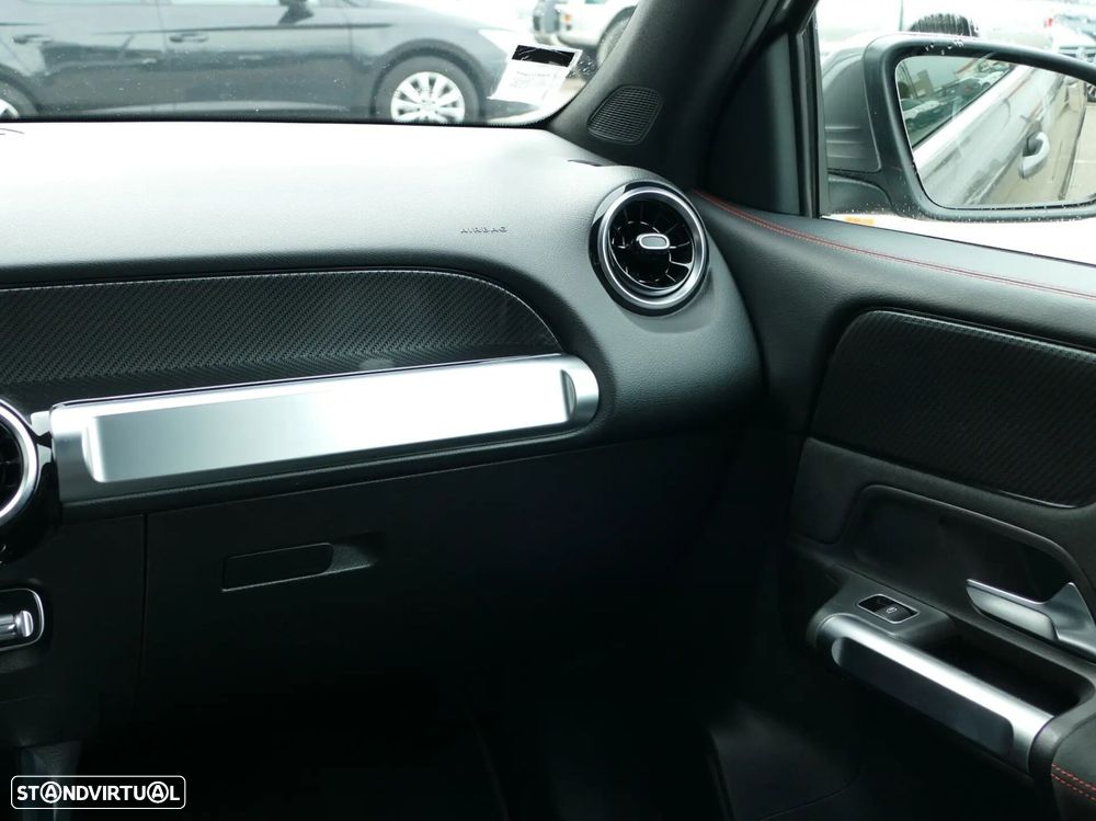 Mercedes-Benz GLB 180 d AMG Line - 36