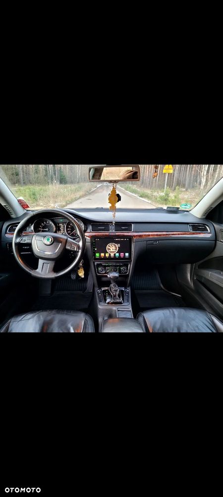 Skoda Superb 2.0 TDI Elegance DSG - 9