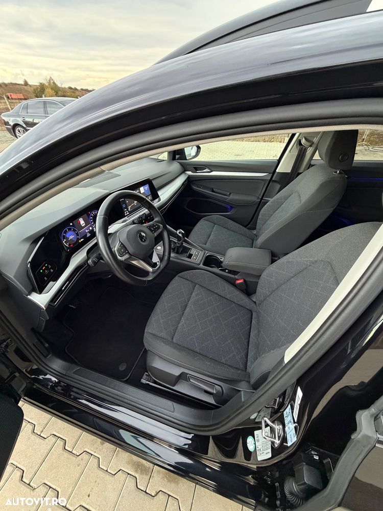 Volkswagen Golf - 6